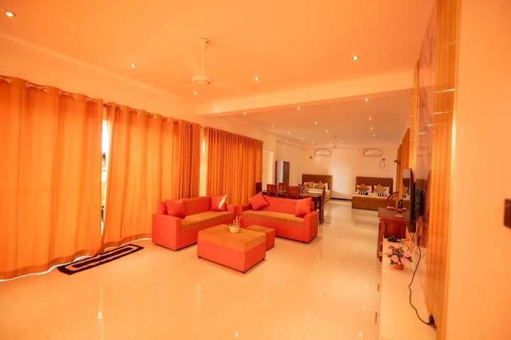 Room 8 of 19