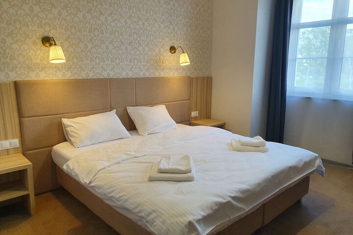 Room 7 of 37