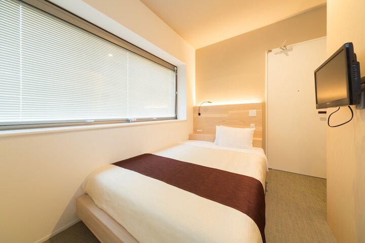 Room 2 of 12