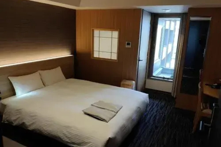 Room 6 of 35