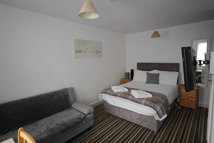 Room 15 of 153