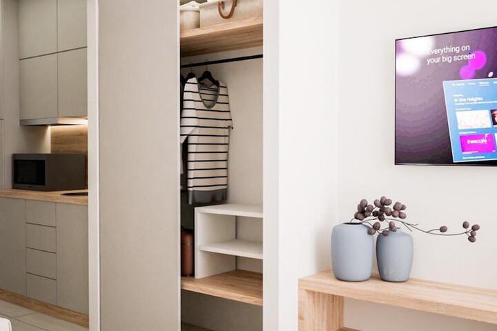 Room 12 of 22