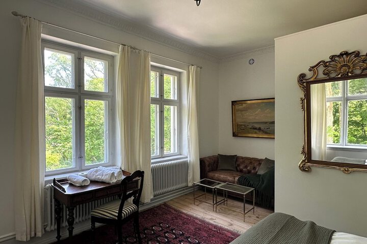 Room 41 of 77