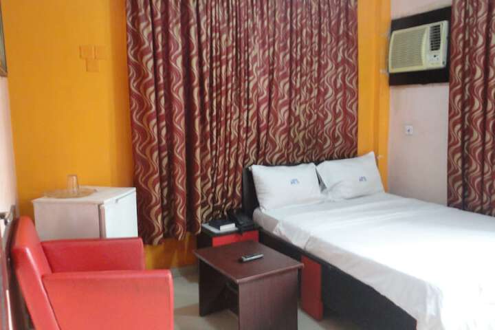 Room 8 of 35