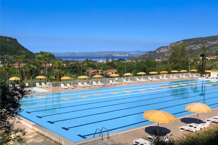 Hotel with Pool