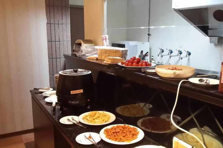 Breakfast/Coffee Service 31 of 39