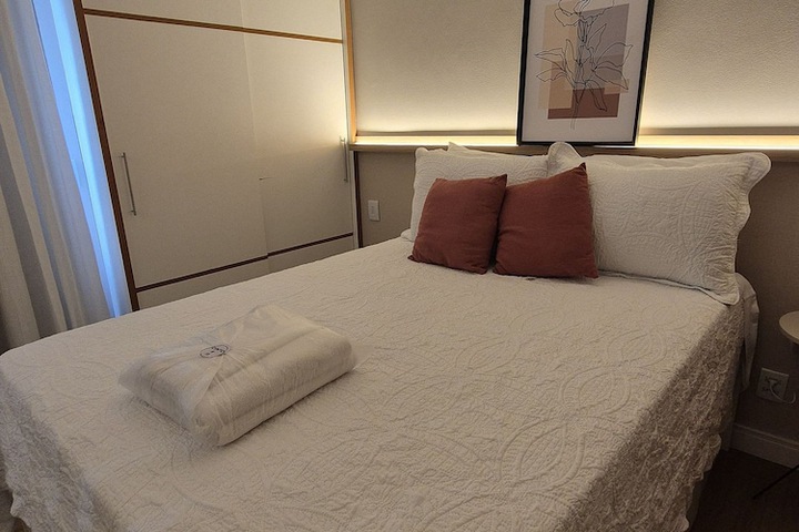 Room 4 of 42