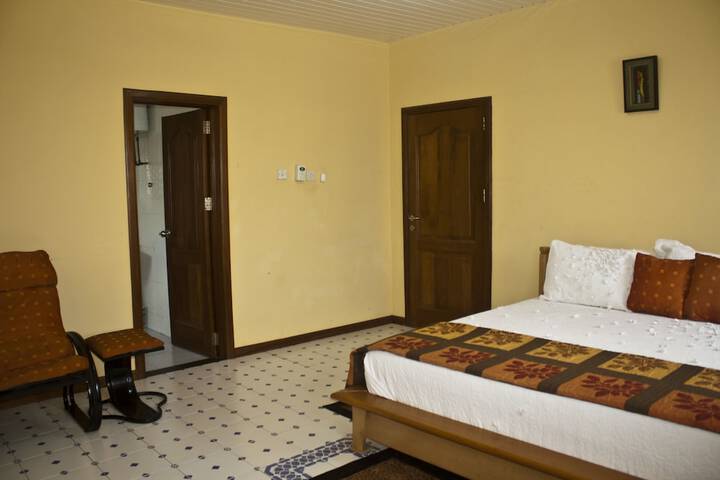 Room 8 of 66