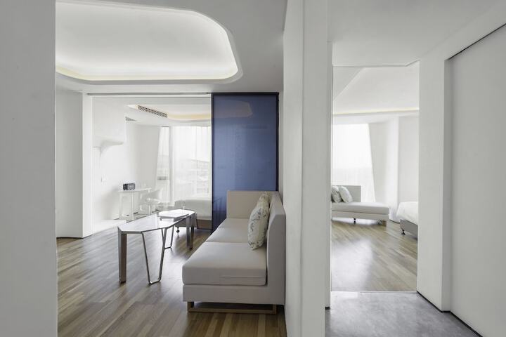 Room 8 of 36