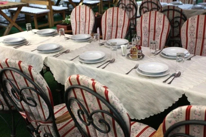 Dining 21 of 23