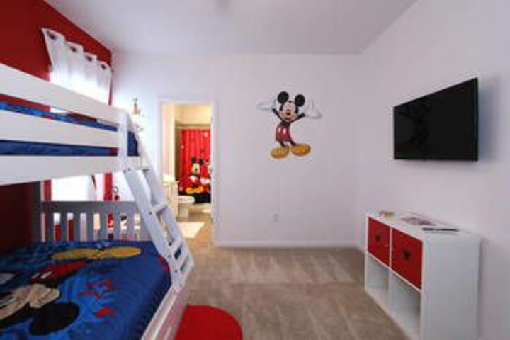 Room 6 of 27