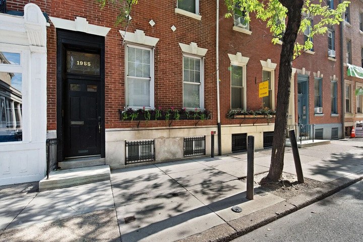 URHOMEINPHILLY- 1955 RITTENHOUSE