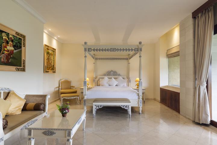 Room 4 of 36