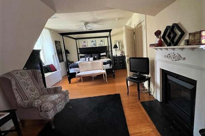 Room 12 of 52