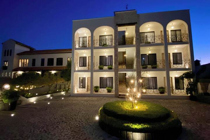 Hotel Exterior 125 of 131