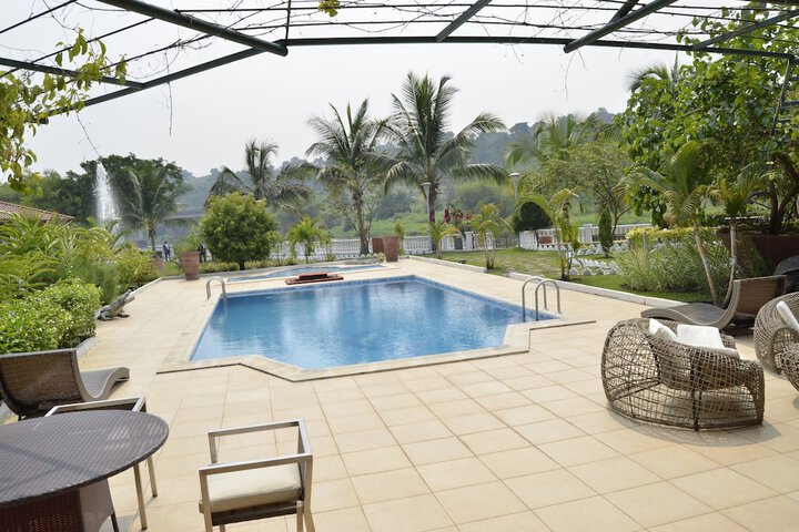 Pool 40 of 69