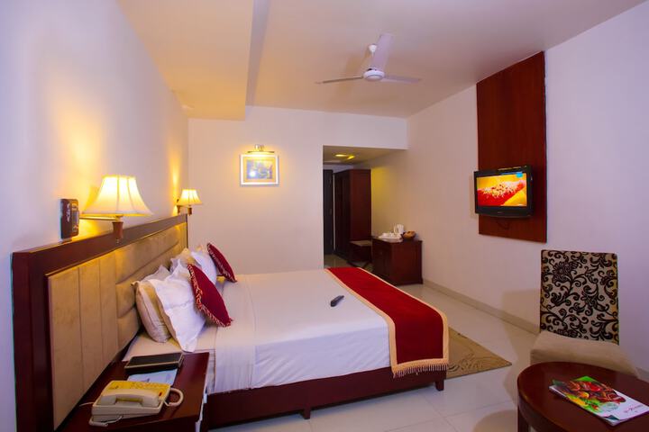 Room 14 of 32