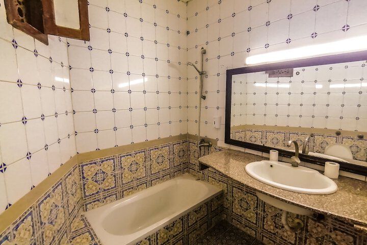 Room 44 of 74