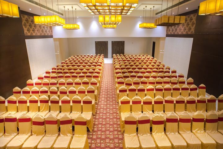 Ballroom/Hall 35 of 56