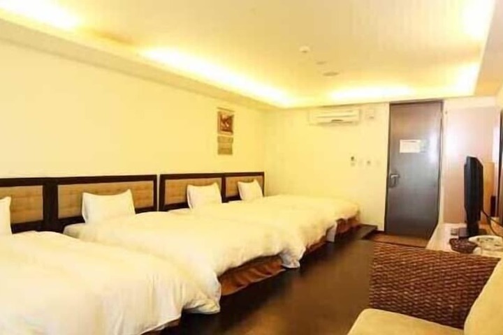 Room 16 of 79