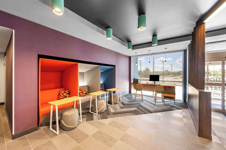 Business Center 49 of 55