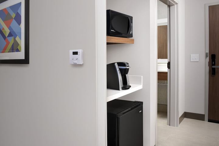 Room 17 of 41