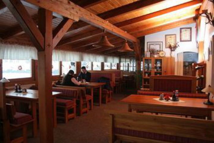 Dining 31 of 35