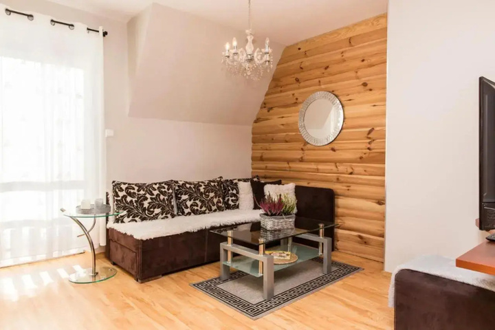 Room 3 of 18