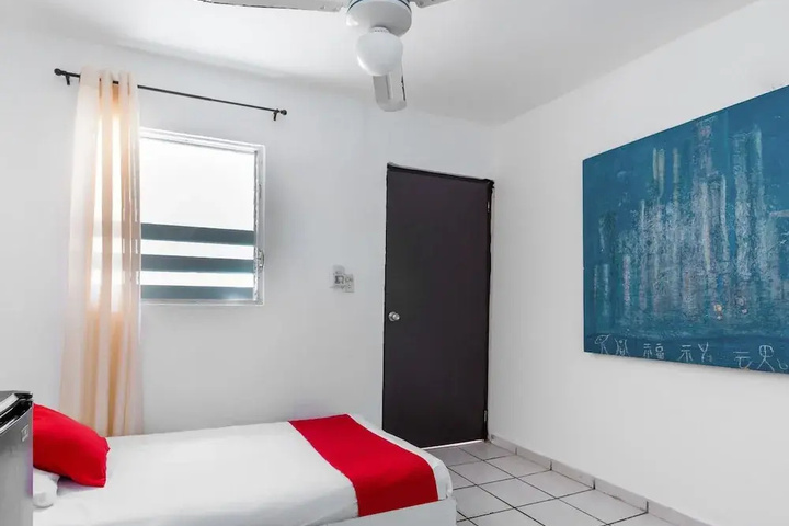 Room 5 of 11