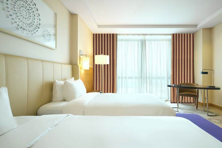 Room 8 of 85