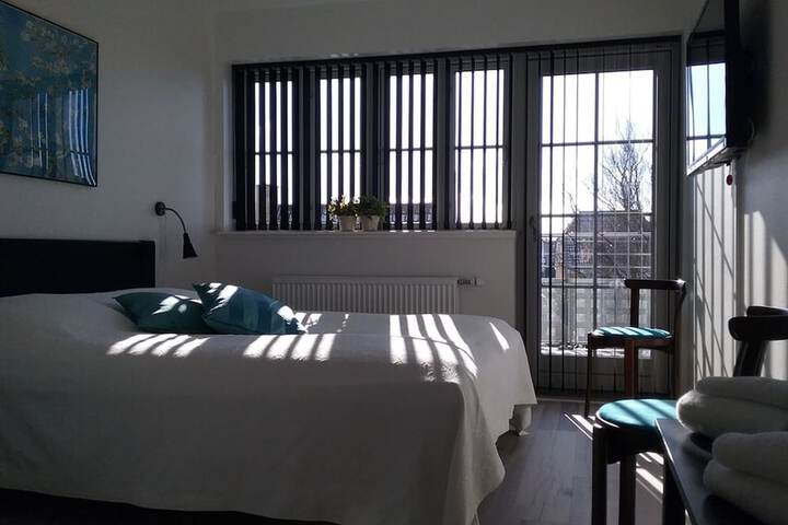 Room 6 of 45