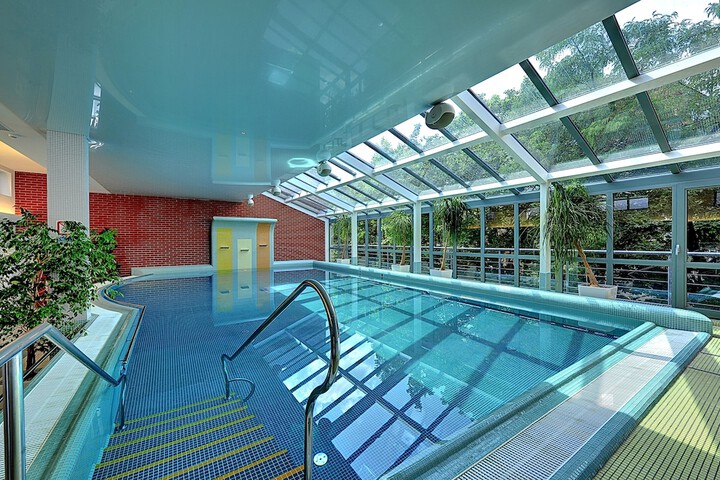 Hotel Pool