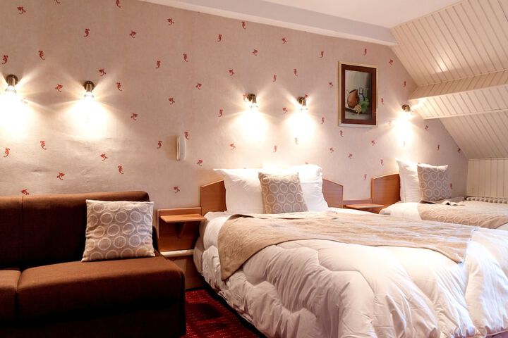 Room 10 of 51