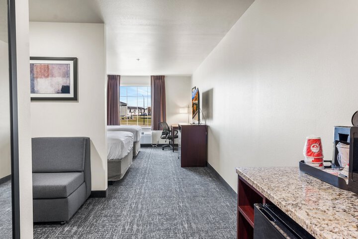 2 Queen Guest Room (8 of 12)