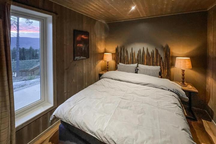 General 8 of 19