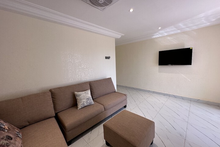 Room 18 of 24