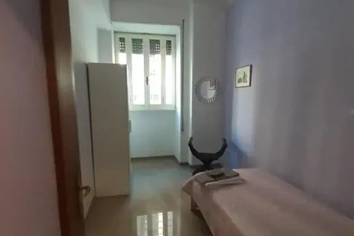 Room 8 of 14