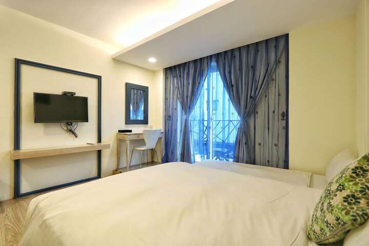 Room 14 of 26