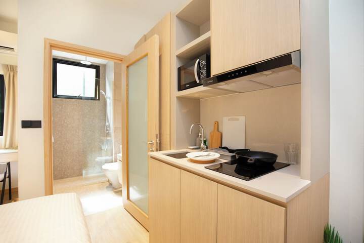 Room 32 of 51