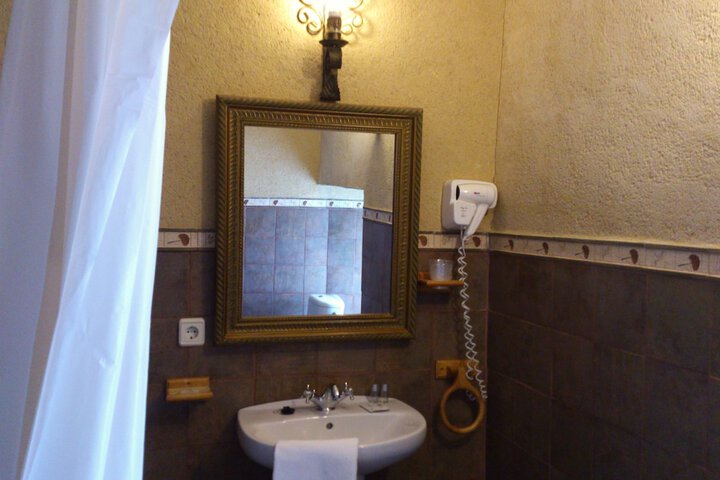 Room 24 of 46