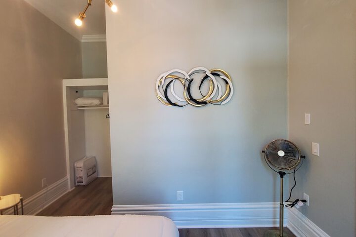Room 27 of 181