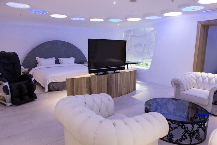 Room 15 of 81