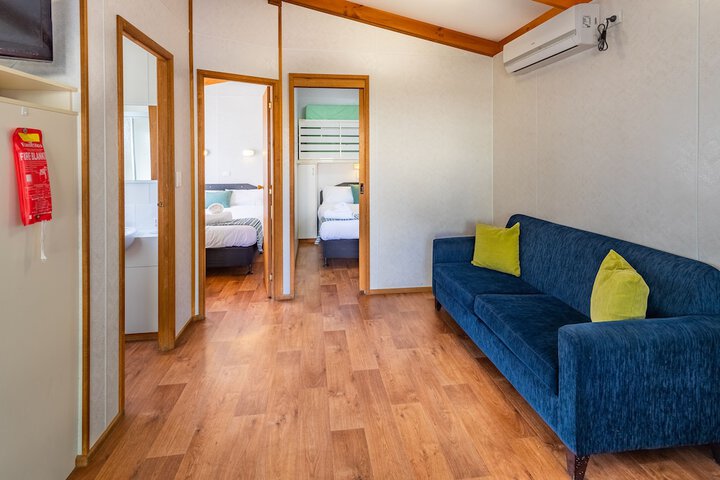 Room 102 of 213