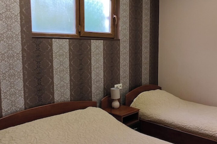 Room 100 of 164