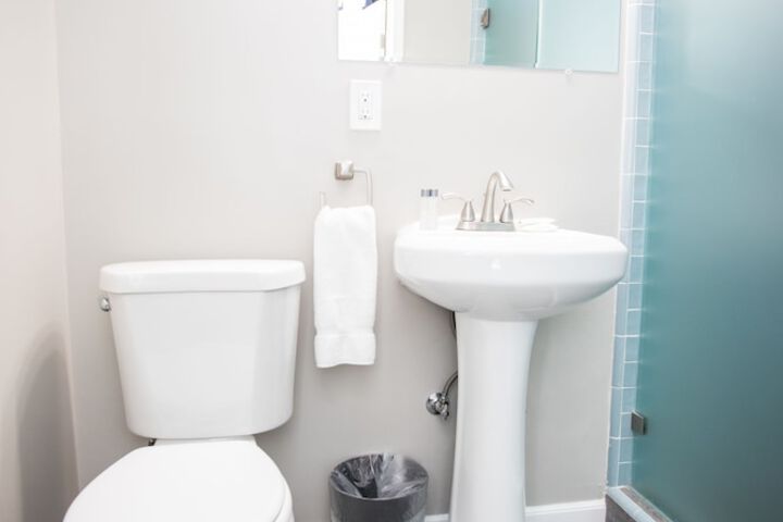 Bathroom amenities