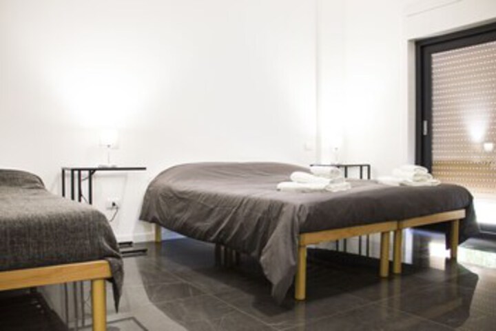 Room 16 of 27