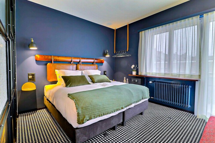 Room 5 of 29