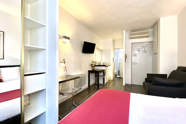 Room 21 of 47