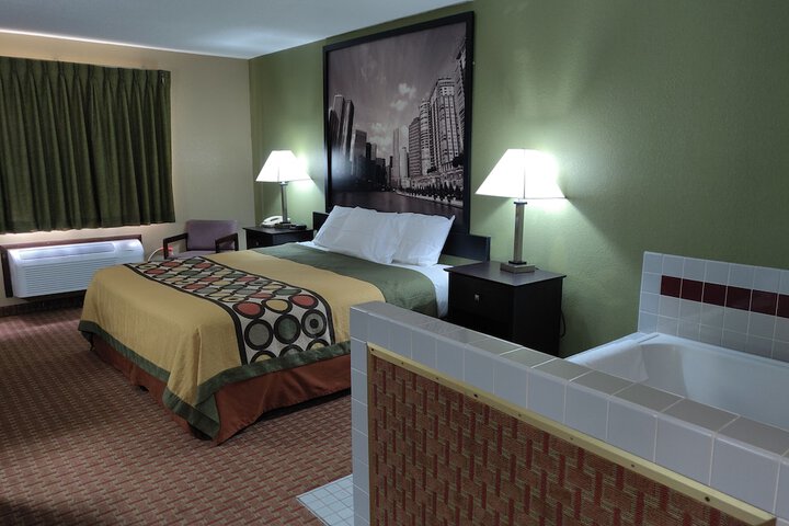 1 King Bed (16 of 18)