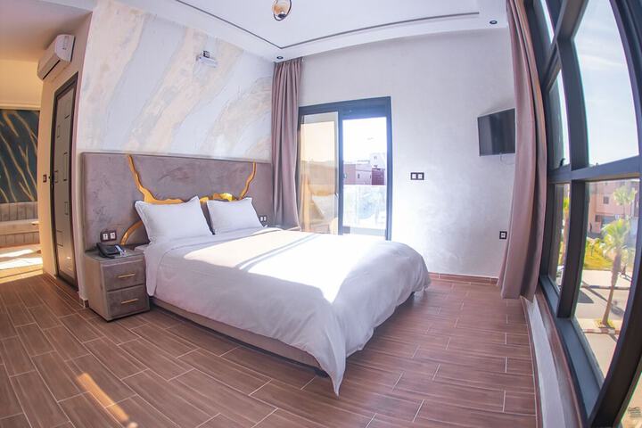 Room 5 of 20